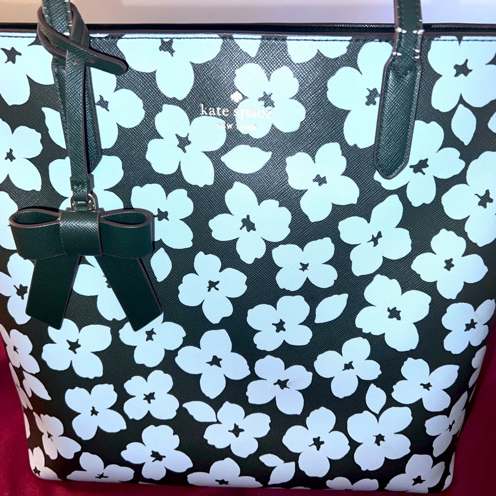 Kate Spade bloom Tote! Beautiful Purse!